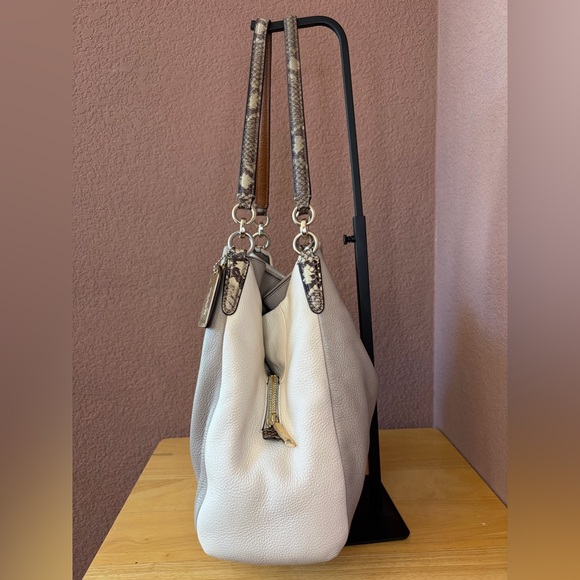 Coach Pheobe Tan/Cream Hobo - Picture 5 of 13